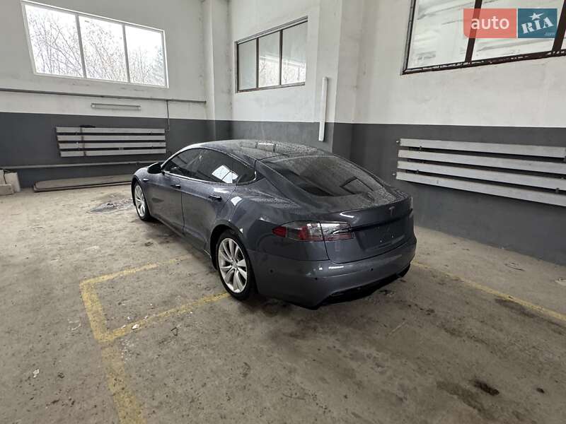 Лифтбек Tesla Model S 2022 в Ровно фото Лифтбек Tesla Model S 2022 в Ровно