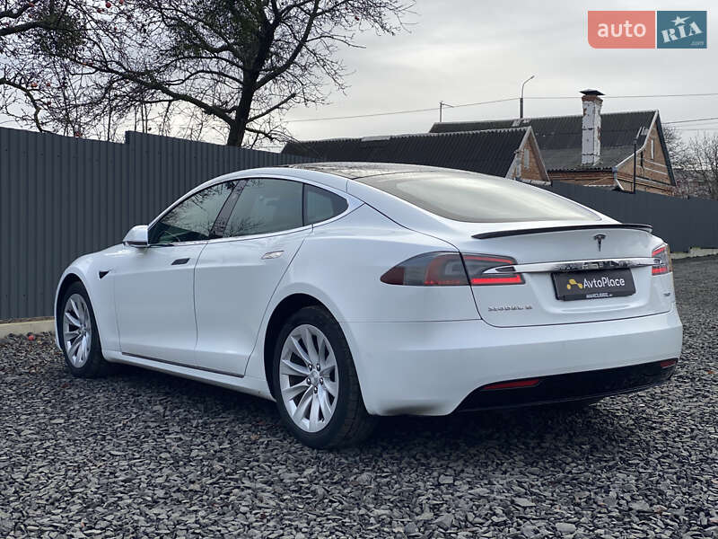 Ліфтбек Tesla Model S 2017 в Луцьку