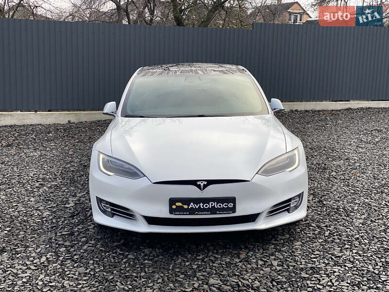 Ліфтбек Tesla Model S 2017 в Луцьку