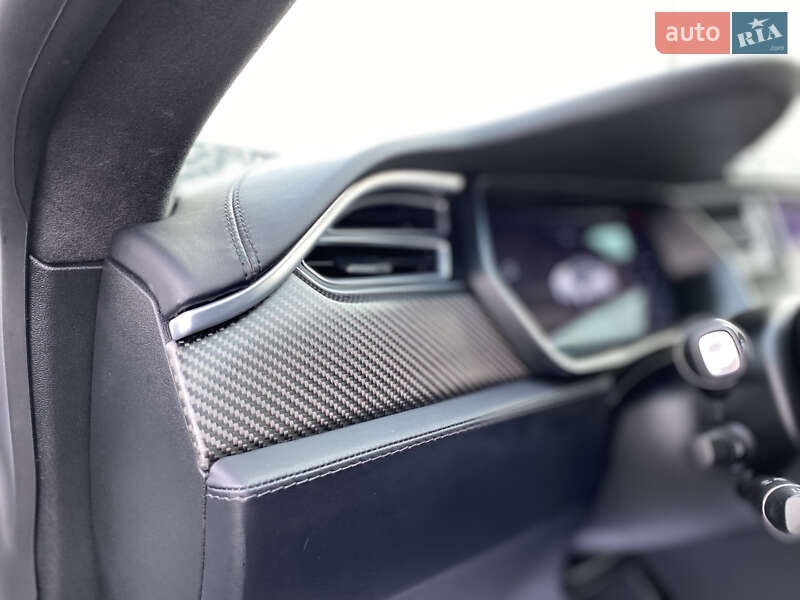 Ліфтбек Tesla Model S 2017 в Луцьку