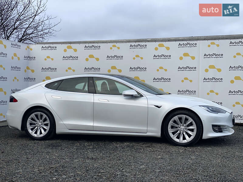 Ліфтбек Tesla Model S 2017 в Луцьку