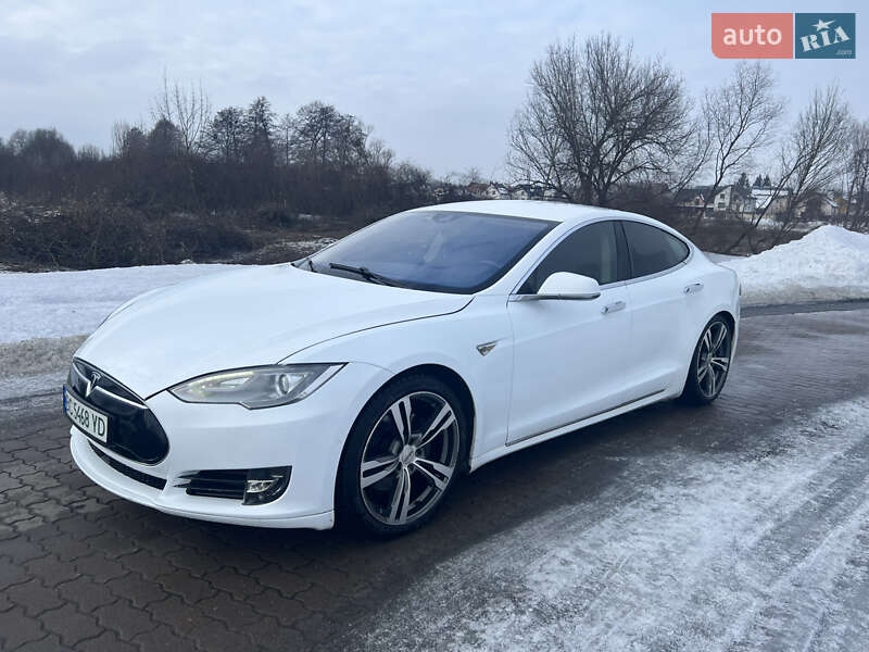 Ліфтбек Tesla Model S 2015 в Бродах
