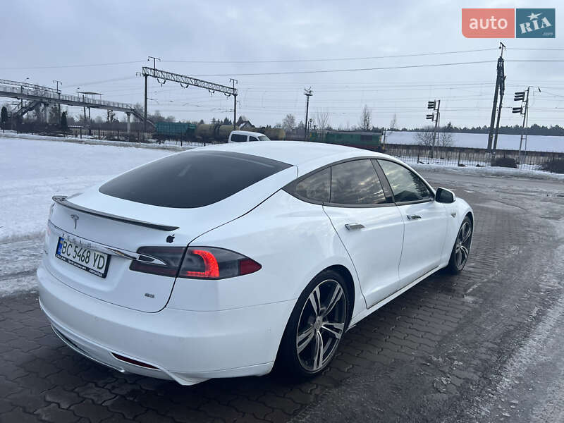 Ліфтбек Tesla Model S 2015 в Бродах
