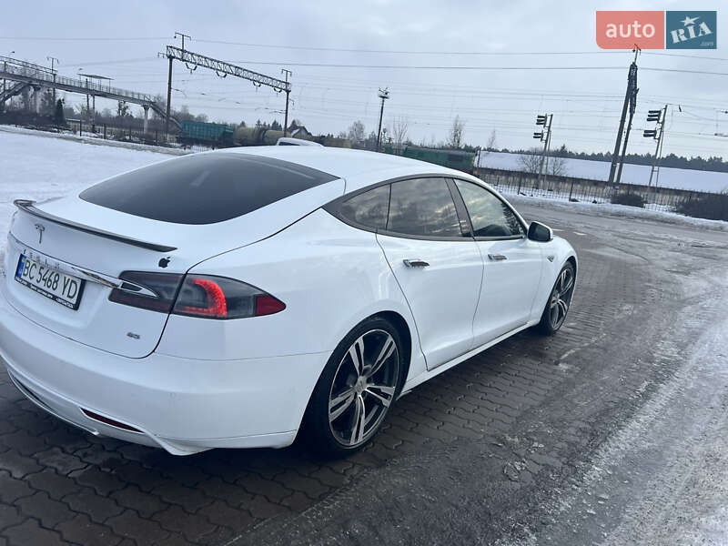 Ліфтбек Tesla Model S 2015 в Бродах