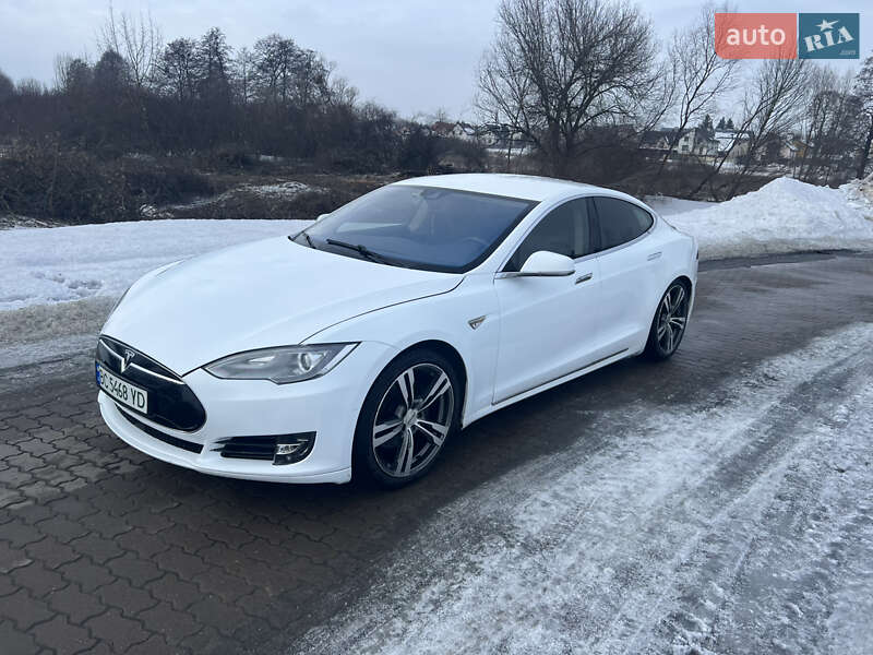 Ліфтбек Tesla Model S 2015 в Бродах