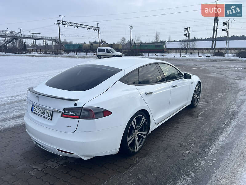 Ліфтбек Tesla Model S 2015 в Бродах