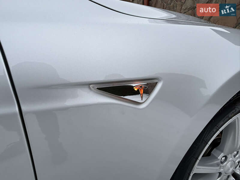 Лифтбек Tesla Model S 2015 в Львове фото 23 Лифтбек Tesla Model S 2015 в Львове