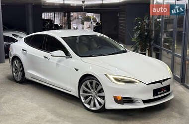 Ліфтбек Tesla Model S 2016 в Одесі