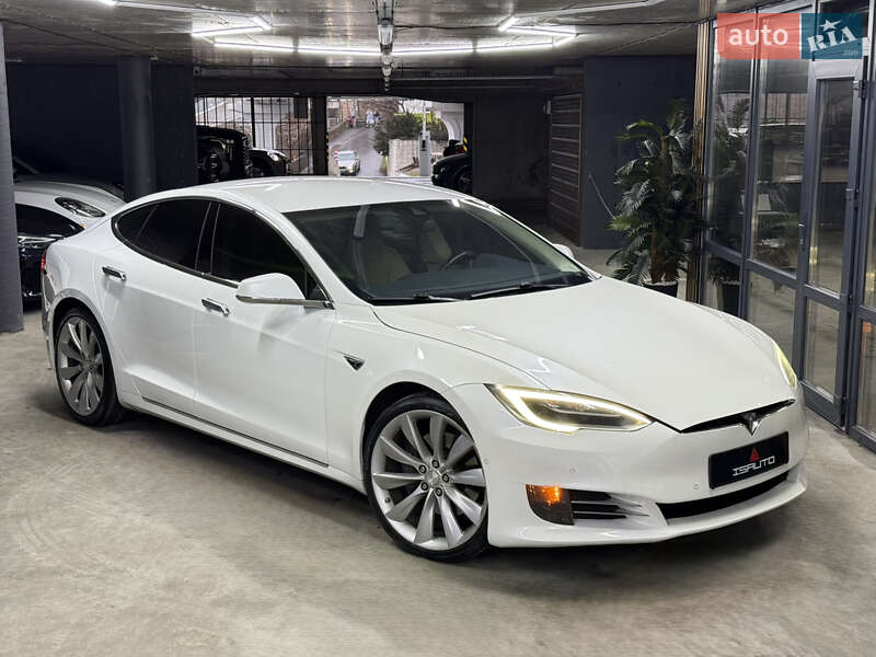 Лифтбек Tesla Model S 2016 в Одессе фото Лифтбек Tesla Model S 2016 в Одессе
