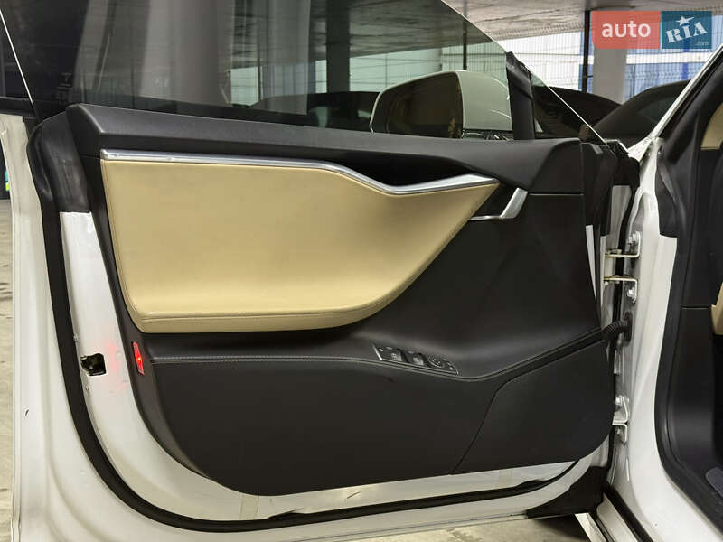 Лифтбек Tesla Model S 2016 в Одессе фото 19 Лифтбек Tesla Model S 2016 в Одессе