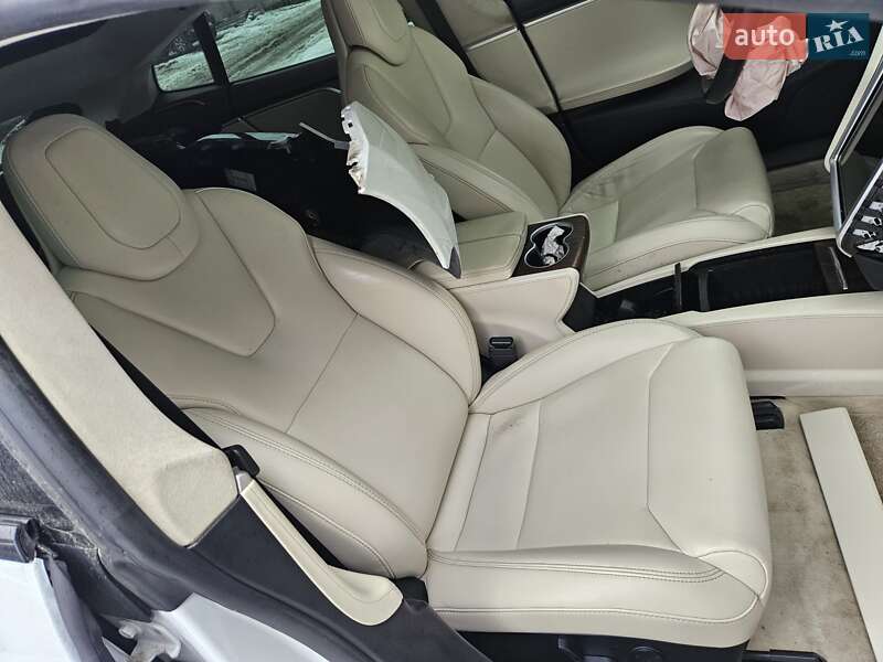 Лифтбек Tesla Model S 2018 в Днепре фото 36 Лифтбек Tesla Model S 2018 в Днепре