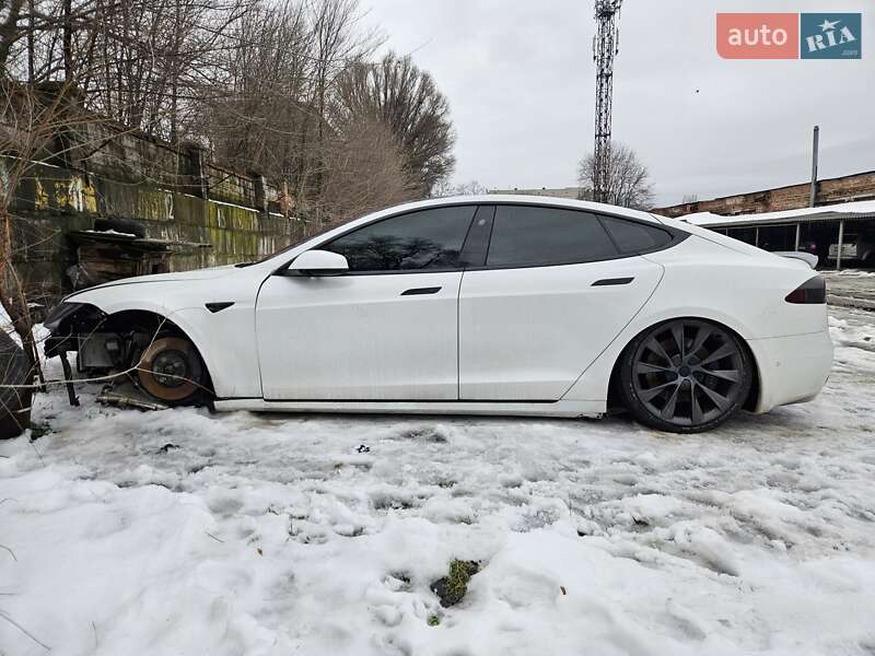 Лифтбек Tesla Model S 2018 в Днепре фото 21 Лифтбек Tesla Model S 2018 в Днепре