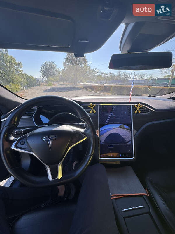 Лифтбек Tesla Model S 2016 в Днепре
