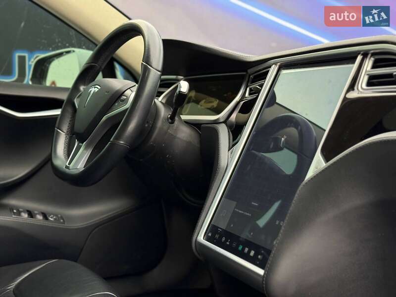 Лифтбек Tesla Model S 2013 в Запорожье