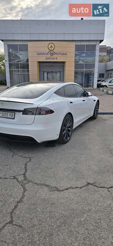 Лифтбек Tesla Model S 2021 в Запорожье