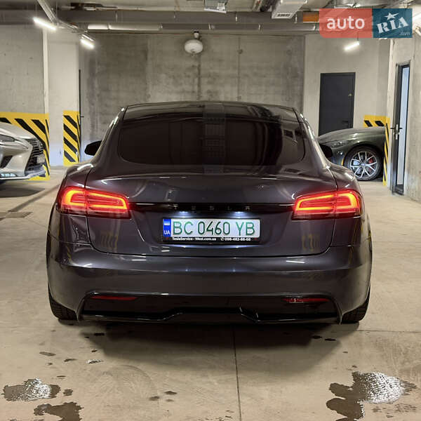 Лифтбек Tesla Model S 2023 в Львове
