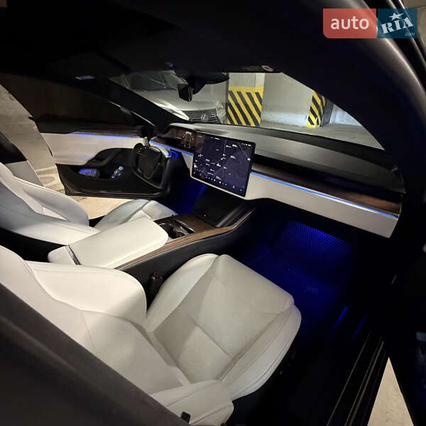 Лифтбек Tesla Model S 2023 в Львове