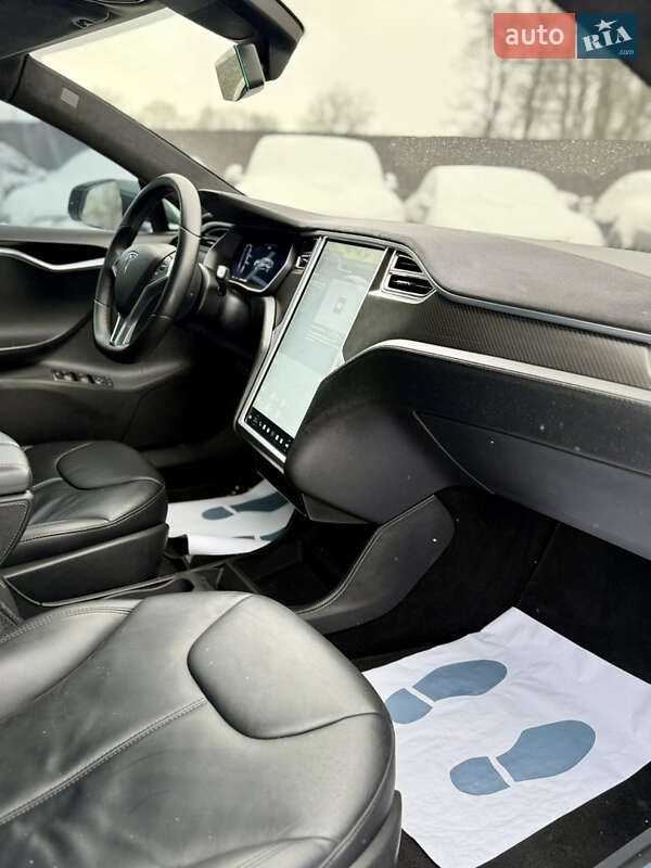 Лифтбек Tesla Model S 2014 в Виннице