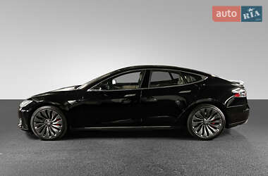 Лифтбек Tesla Model S 2015 в Луцке