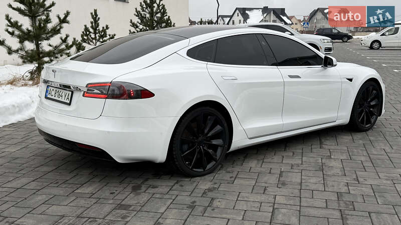 Лифтбек Tesla Model S 2017 в Луцке фото 37 Лифтбек Tesla Model S 2017 в Луцке