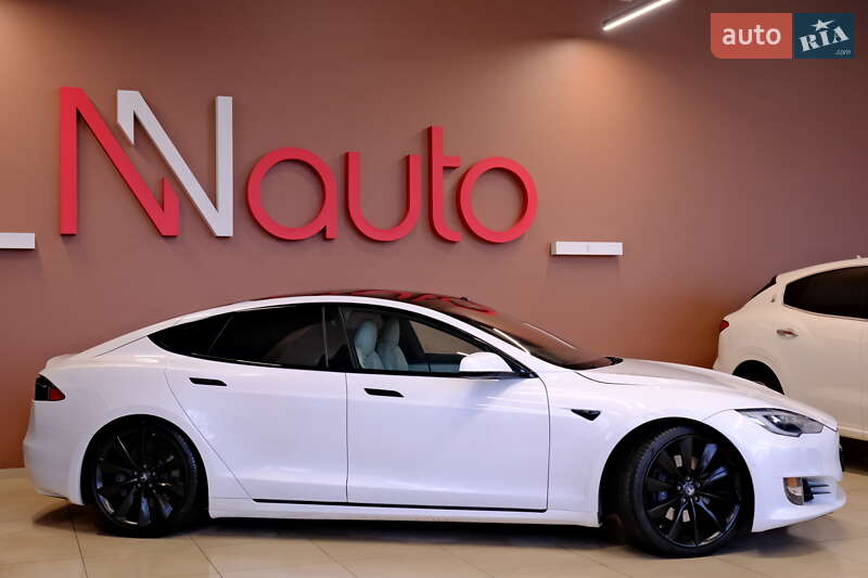 Ліфтбек Tesla Model S 2020 в Одесі