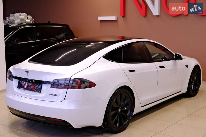 Ліфтбек Tesla Model S 2020 в Одесі