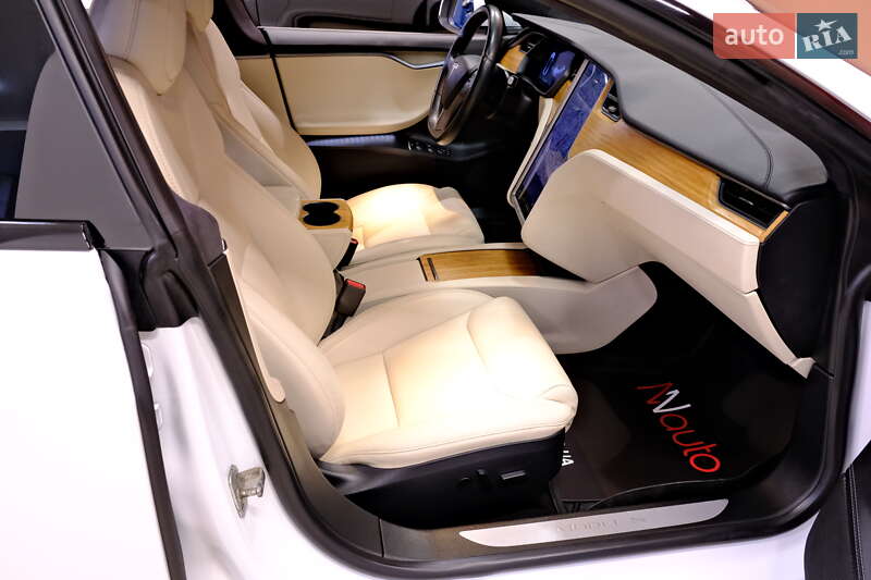 Ліфтбек Tesla Model S 2020 в Одесі