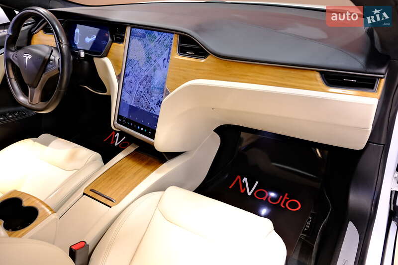 Лифтбек Tesla Model S 2020 в Одессе