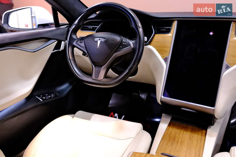 Ліфтбек Tesla Model S 2020 в Одесі