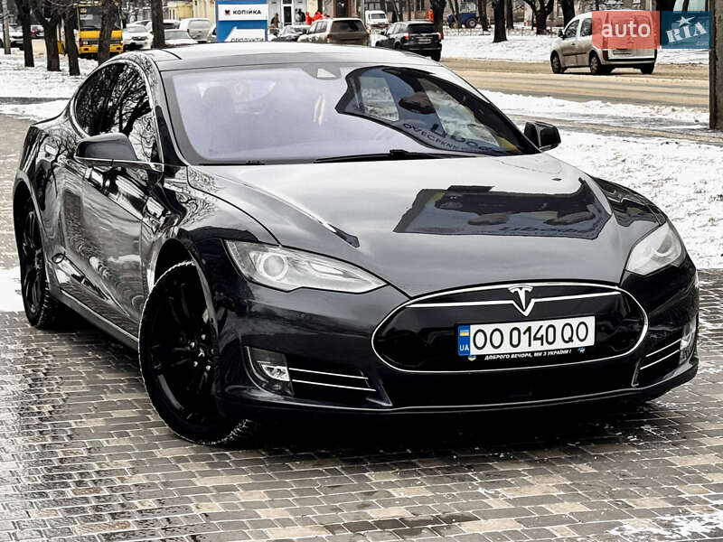 Ліфтбек Tesla Model S 2015 в Одесі