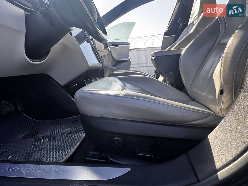 Ліфтбек Tesla Model S 2015 в Одесі