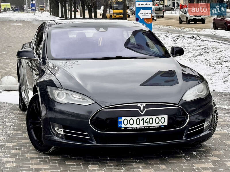 Ліфтбек Tesla Model S 2015 в Одесі
