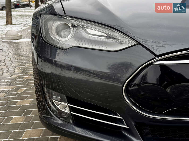 Ліфтбек Tesla Model S 2015 в Одесі