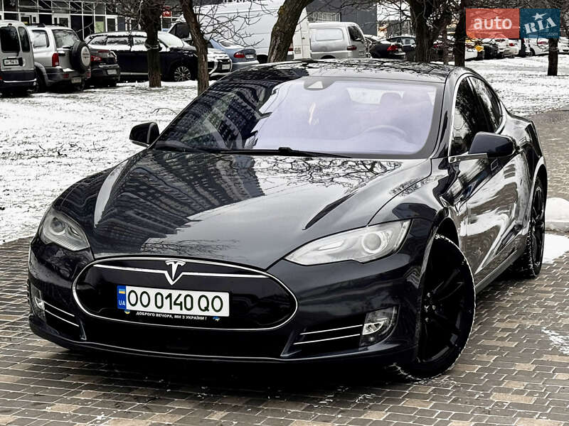 Ліфтбек Tesla Model S 2015 в Одесі