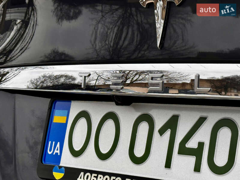 Ліфтбек Tesla Model S 2015 в Одесі