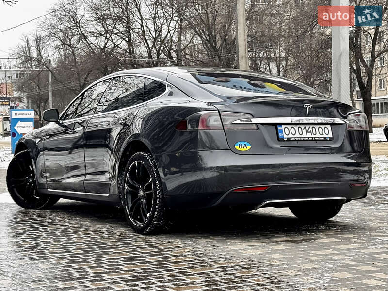 Ліфтбек Tesla Model S 2015 в Одесі