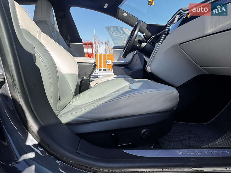 Ліфтбек Tesla Model S 2015 в Одесі