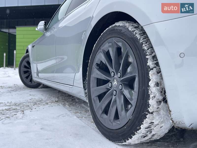 Ліфтбек Tesla Model S 2018 в Києві