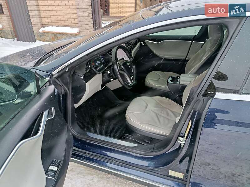 Ліфтбек Tesla Model S 2014 в Вінниці