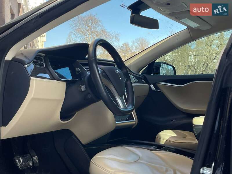 Ліфтбек Tesla Model S 2014 в Миколаєві