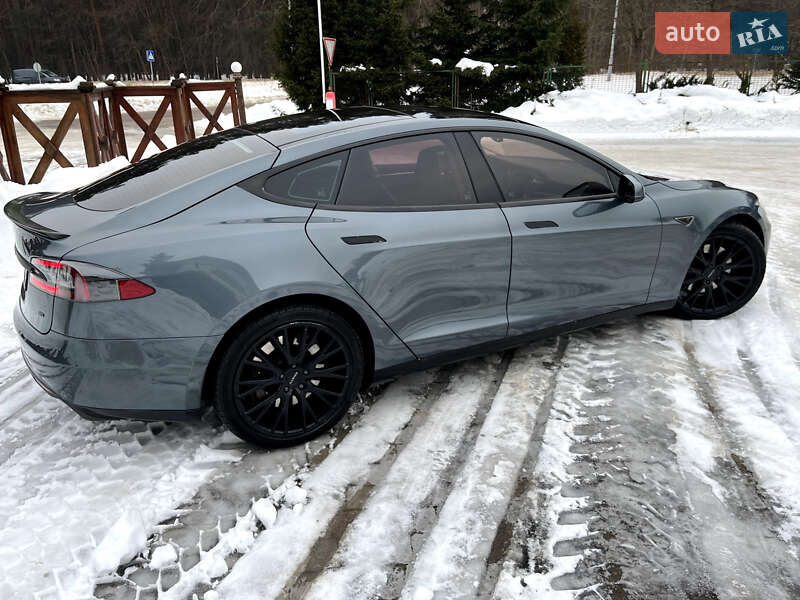 Ліфтбек Tesla Model S 2014 в Львові