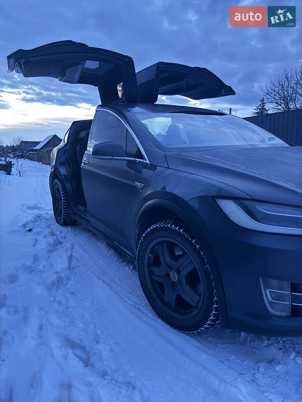 Tesla Model S 2015