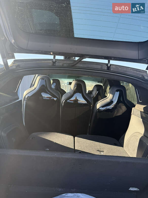 Лифтбек Tesla Model S 2015 в Киеве