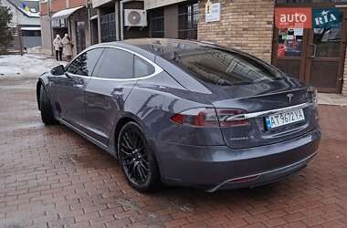Лифтбек Tesla Model S 2015 в Ивано-Франковске