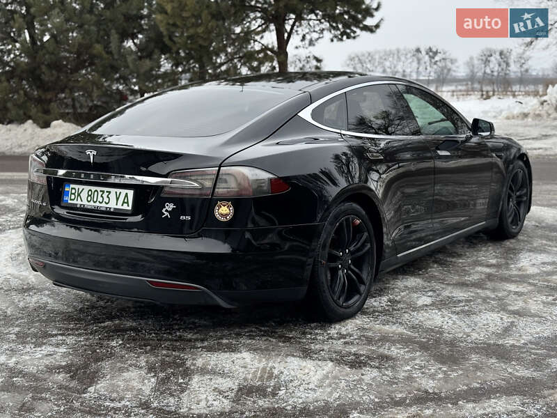 Лифтбек Tesla Model S 2013 в Ровно