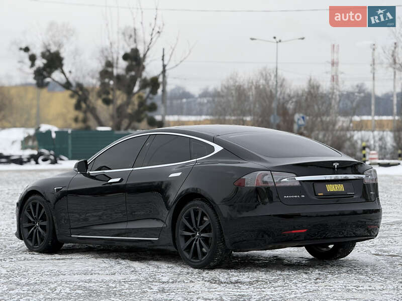 Лифтбек Tesla Model S 2016 в Киеве