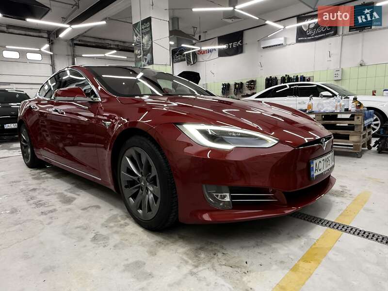 Ліфтбек Tesla Model S 2019 в Луцьку