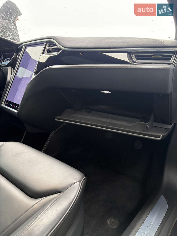 Лифтбек Tesla Model S 2015 в Одессе фото 16 Лифтбек Tesla Model S 2015 в Одессе