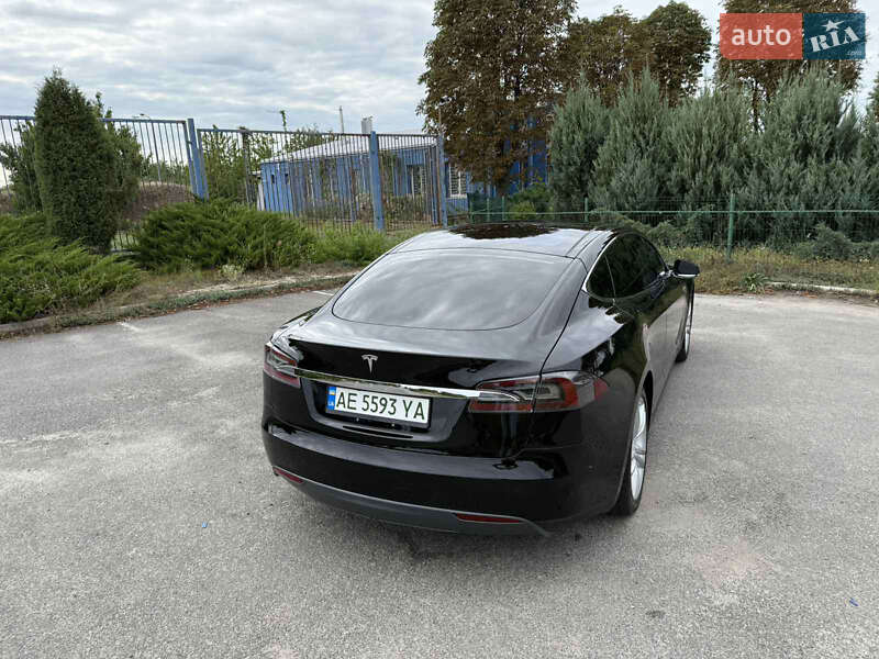 Лифтбек Tesla Model S 2013 в Новомосковске