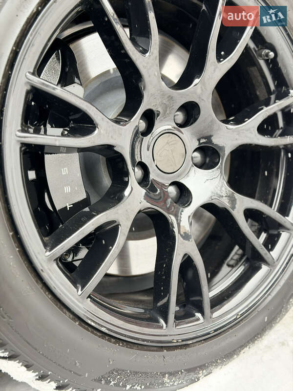 Лифтбек Tesla Model S 2022 в Виннице